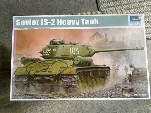 Trumpeter soviet heavy - js-2,