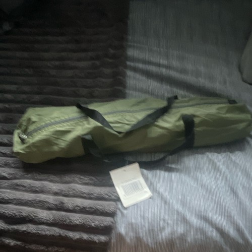 Person green tent - 2,